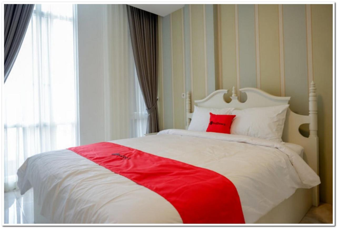 Reddoorz Plus @ Madukoro Raya Semarang Esterno foto
